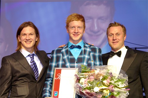 Tom Hilde, Johannes Thingnes Bø og rektor Vilhelm Lae. Foto. Wang Toppidrett